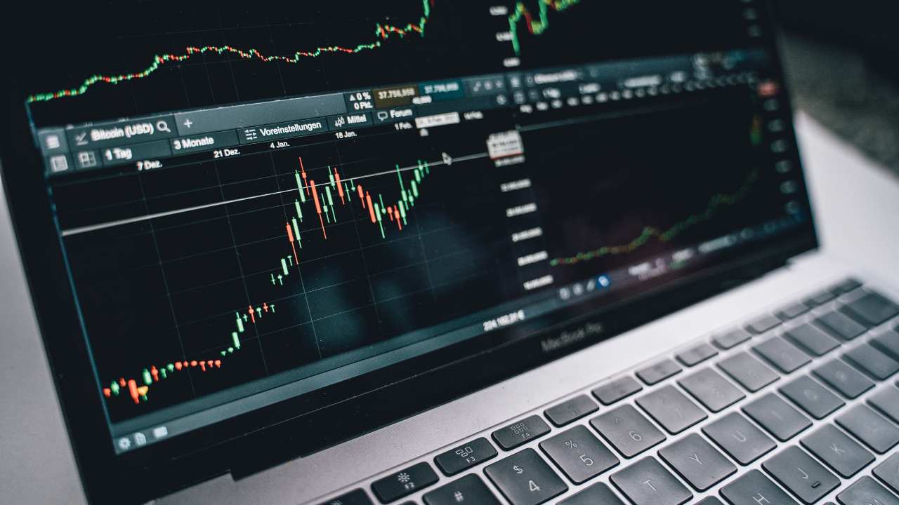 Best Stock Screener Apps and Websites