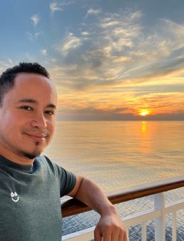 Jason Vitug Traveling World Phroogal Style